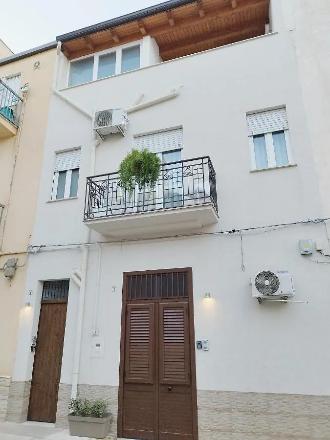 Alcamo Rooms Con Garage Privato 0*,