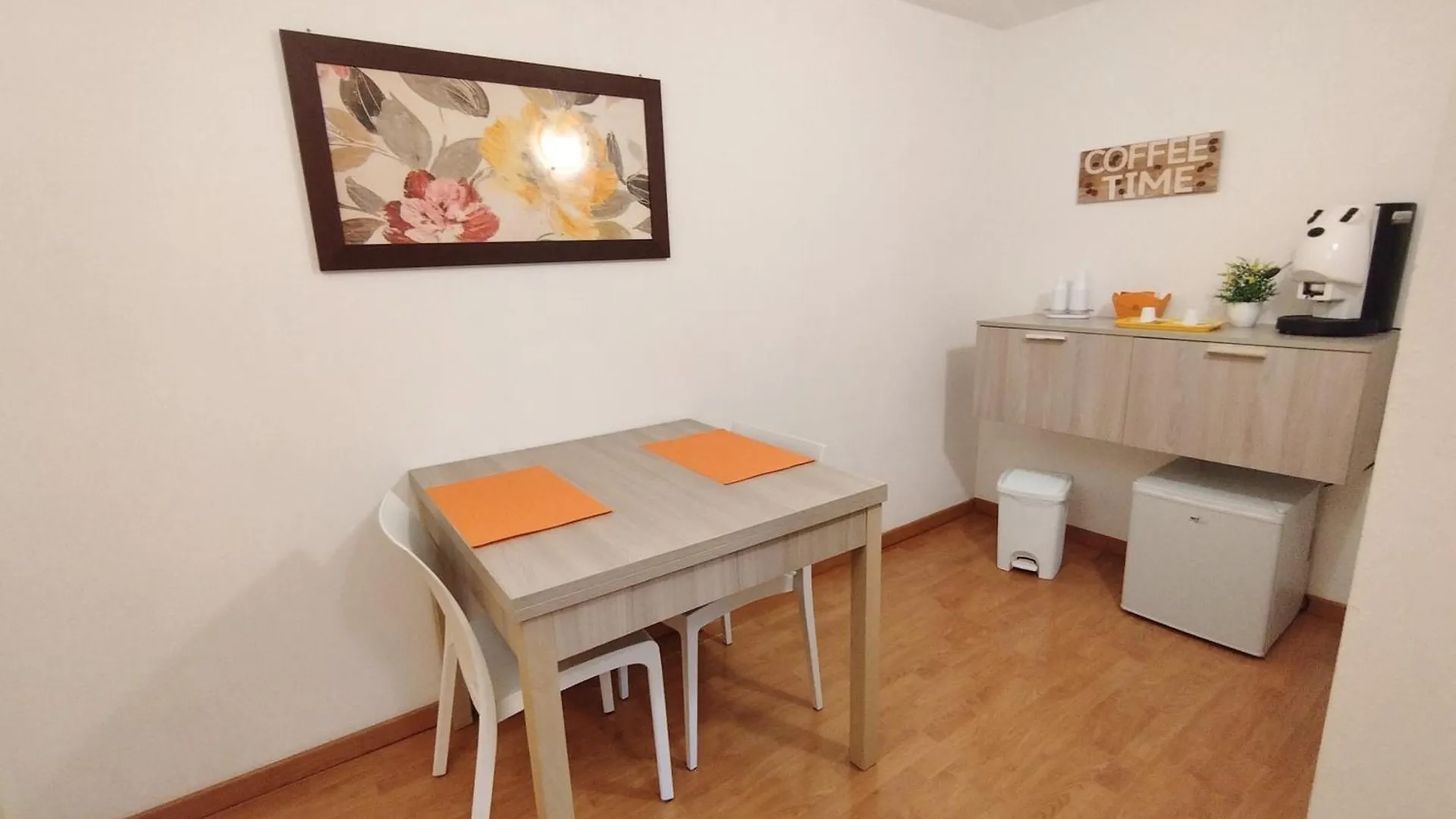 게스트하우스 Alcamo Rooms Con Garage Privato